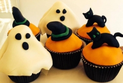 Propozycje na Halloween: muffiny z duchami i in.