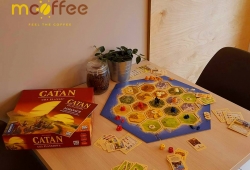 W kawiarni można zagrać w gry planszowe