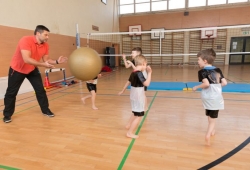 Zajęcia ogólnorozwojowe dla chłopców w dzielnicy Ursynów prowadzi klub sportowy MAKS